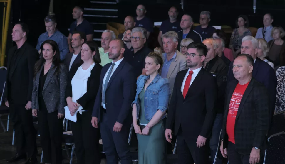 Zagreb.1.5.2025.U organizaciji Saveza samostalnih sindikata Hrvatske (SSSH) u povodu Međunarodnog praznika, 1. svibnja, održan je skup Praznik rada u Tvornic.Na slici Irena Weber,Damir Habijan,Majda Burić,Velibor Mačkić i Mladen Novosel.foto HINA/ Tomislav Pavlek/ tp