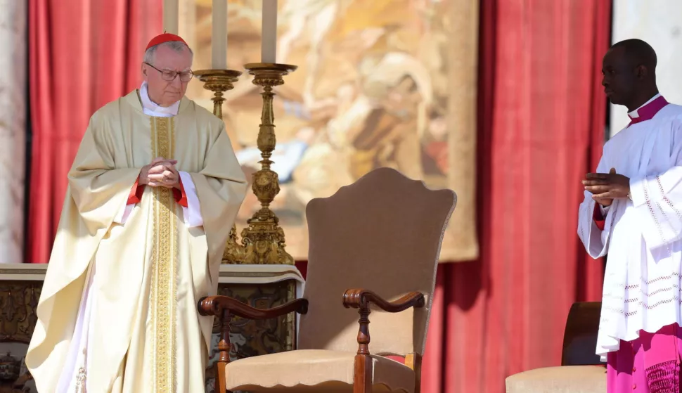 epa12057807 Cardinal Pietro Parolin presides over a Holy Mass on Divine Mercy Sunday in Saint Peter's Square at the Vatican City, 27 April 2025. Cardinal Pietro Parolin, former Secretary of State, is presiding over the second 'novendiali' mass in suffrage for Pope Francis in St. Peter's Square. EPA/MASSIMO PERCOSSI