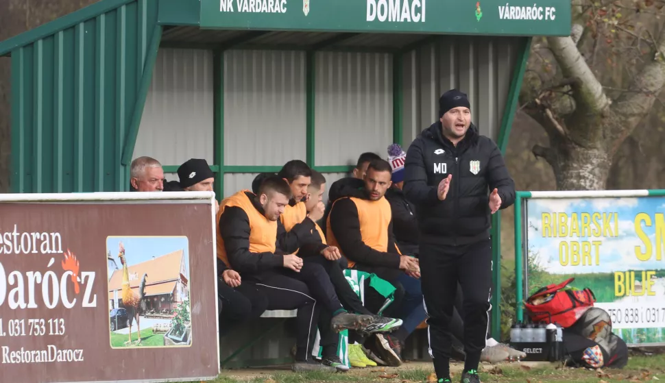 Vardarac, 02. 12. 2023, Igraliste u Vardarcu, nogomet. Vardarac - Sloga (Stutar), MZNL Osijek - Vinkovci. Trener Vardarca Marko Dinjar.snimio GOJKO MITIĆ