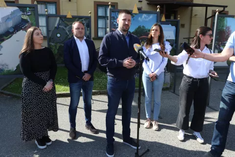 Osijek, 03. 05. 2025, Dvorac Mačkamama, Ivan Radić predstavio projekt novog trga....snimio GOJKO MITIĆ