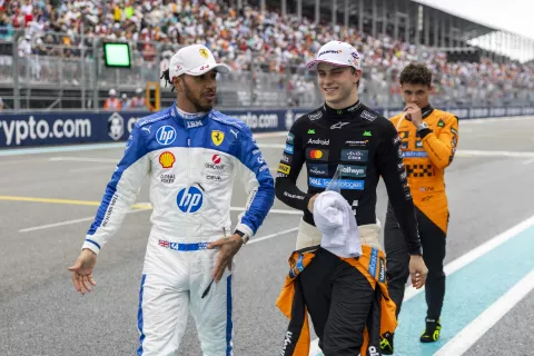epa12071827 Scuderia Ferrari driver Lewis Hamilton of Britain, McLaren driver Oscar Piastri of Australia, and McLaren driver Lando Norris of Britain walk off the track following the sprint race at the Miami International Autodrome in Miami Gardens, Florida, 03 May 2025. The 2025 Formula 1 Miami Grand Prix is held at the Miami International Autodrome on 04 May. EPA/SHAWN THEW