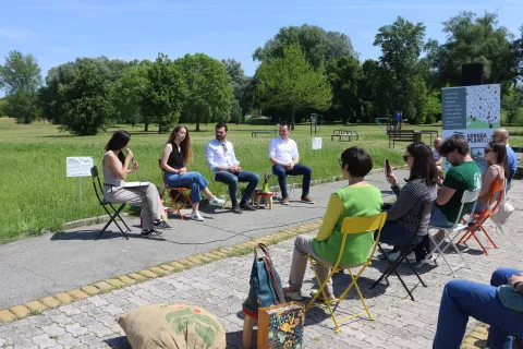 Osijek, 03. 05. 2025, Lijeva obala, lijevo od pješačkog mosta. Predstavljanje prve osječke urbane livade - udruga PLANTaza, Darija Walter, Dragan Vulin, Igor Pandžić...snimio GOJKO MITIĆ