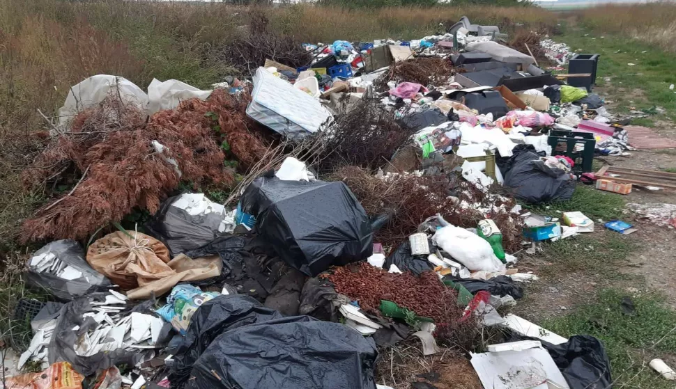 BELI MANASTIR - DIVLJI DEPONIJ, ARHIVA, UZ TEKST IZ LIPNJA 2022.