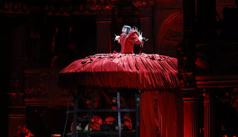 epaselect epa12072316 American singer and songwriter Lady Gaga (C) performs during a free mega concert at Copacabana beach in Rio de Janeiro, Brazil, 03 May 2025. EPA/ANTONIO LACERDA