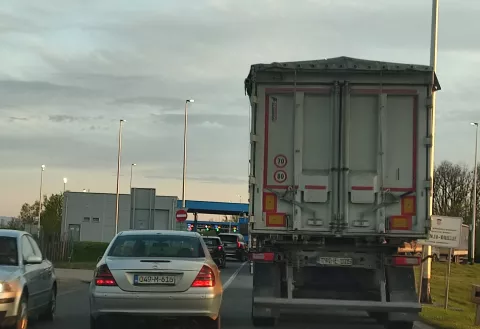 Gužve na prijelazu Županja-Ora&scaron;je, travanj 2025.foto: Marija Le&scaron;ić Omerović