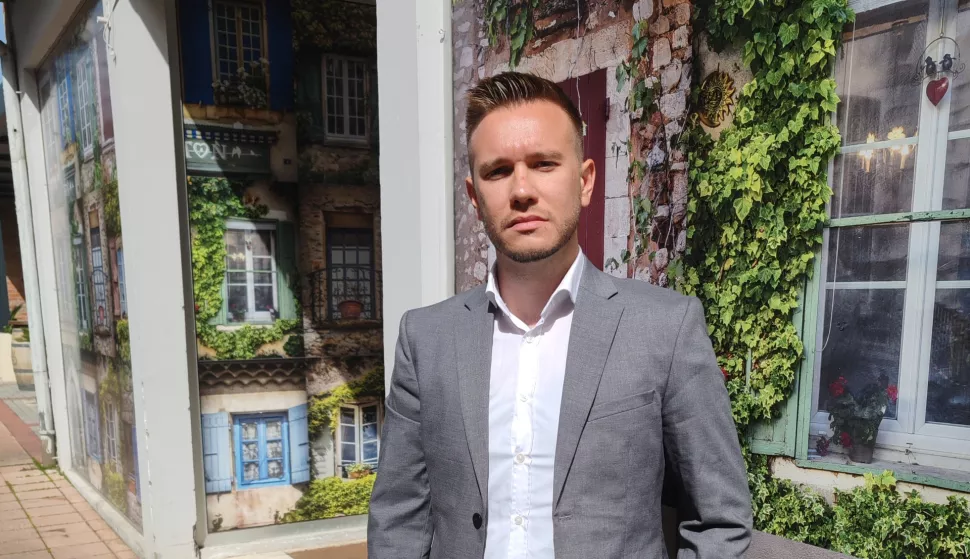Osijek, 21. 04. 2025, Hotel Waldinger, press, predstavljanje, kandidata za gradonačelnika Domagoja Bendekovića. Domagoj Bendeković. snimio GOJKO MITIĆ 