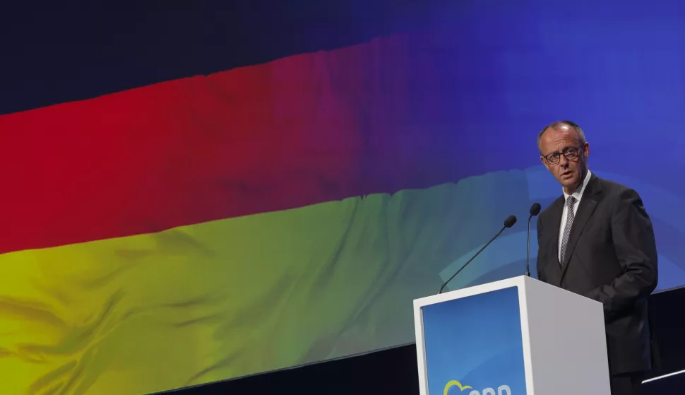 epa12063059 Chairman of the German Christian Democratic Union (CDU) party Friedrich Merz delivers a speech during the opening ceremony of the European People's Party Congress in Valencia, eastern Spain, 29 April 2025. EPA/KAI FORSTERLING