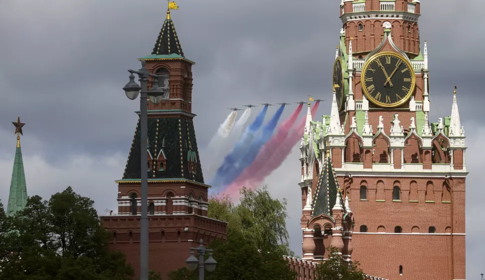epa12074538 Russian Sukhoi Su-25 close air support jets fly over the Kremlin during the rehearsal for the Victory Day military parade, in Moscow, Russia, 05 May 2025. Russia is preparing to mark the 80th anniversary of Nazi Germany's unconditional surrender in World War II (WWII), with a military parade taking place in Moscow's Red Square on 09 May. EPA/SERGEI ILNITSKY