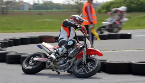 osijek, 13 travanj 2014, 10,00 sati - Sportska zračna luka Osijek - Čepin, Moto sport, Međnarodno prvenstvo Hrvatske u supermoto i skuter disciplinama - utrkesnimio zdenko puić