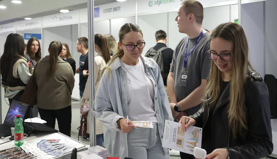 Osijek, 06. 05. 2025., EFOS, Carrer day, Dan karijera, AIESEC, otvorenje, štandoviSNIMIO BRUNO JOBST