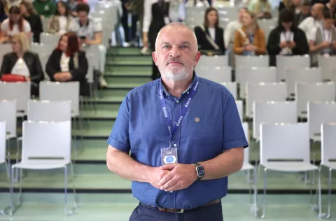 Osijek, 06. 05. 2025., EFOS, Carrer day, Dan karijera, AIESEC, otvorenje, štandovi, Miroslav Špiranović - predavačSNIMIO BRUNO JOBST