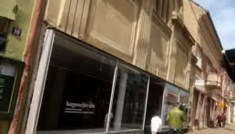 ĐAKOVO - Klub mladih pisaca amatera Tinta, što djeluje u okrilju Gradske knjižnice i čitaonice Đakovo, proslavit će 2. rođendan uz Večer poema i boema, danas, 12. studenog, u 19 sati u Kući Reichsmann. 