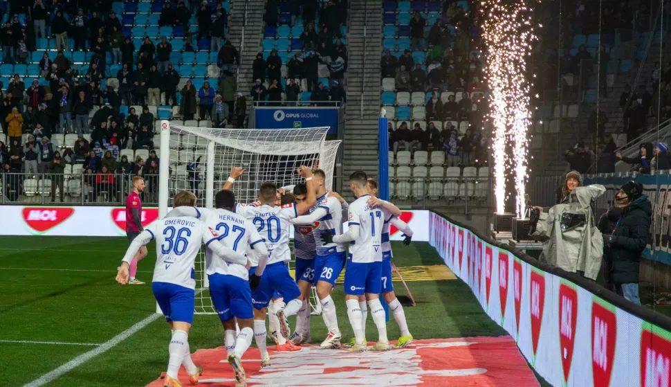 08.12.2024., Osijek - SuperSport HNL, 16. kolo, NK Osijek - NK Lokomotiva Photo: Borna jaksic/PIXSELL