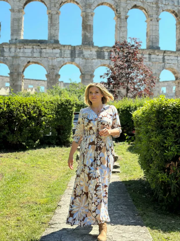 anita martinović, voditeljica emisije "ljubav je na selu"