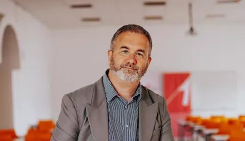 dr. sc. Tomislav Levak, predavačAkademija za umjetnost i kulturu OsijekOsmaši 2025. - tekstSnimila: Mihaela Vojtek