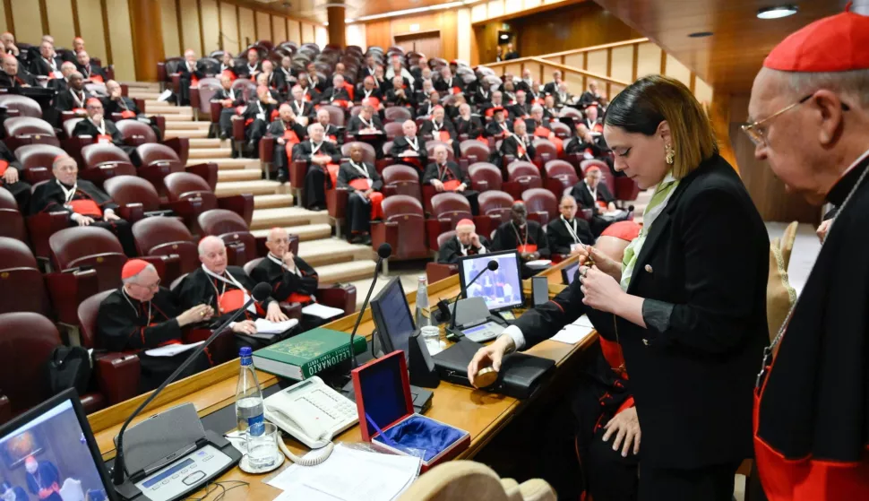 epa12077680 A handout picture provided by the Vatican Media shows the annulment of the papal fisherman's ring and lead seal during the 12th general congregation of the College of Cardinals, in Vatican City, 06 May 2025. EPA/VATICAN MEDIA HANDOUT HANDOUT EDITORIAL USE ONLY/NO SALES