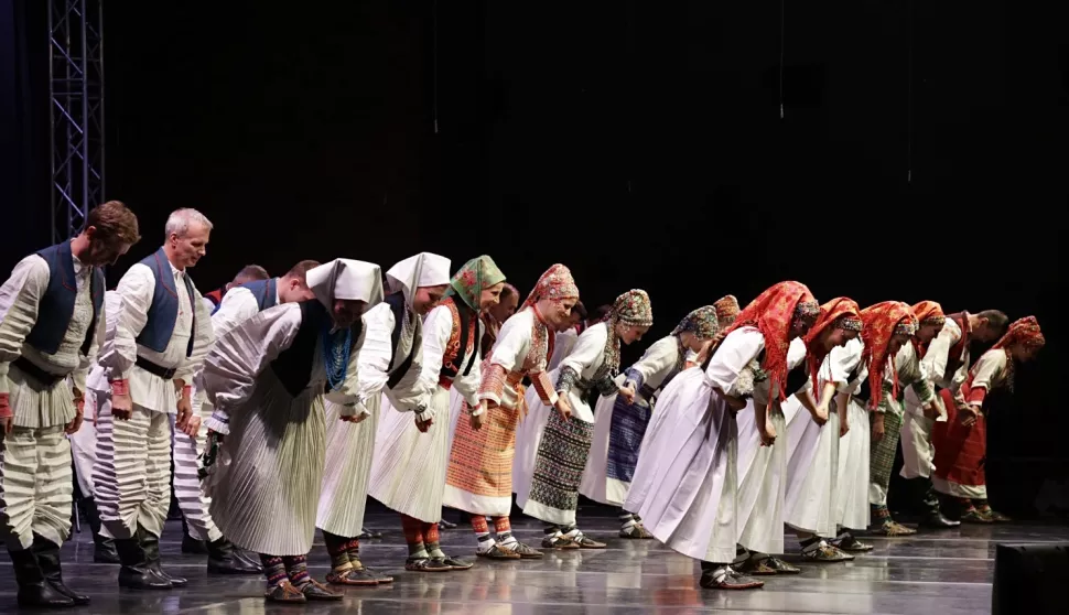 Osijek, 27. 09. 2023., Tvrdja; Trg Vatroslava Liniskog,; ansambl Lado; Lado po svijetuSNIMIO BRUNO JOBST 