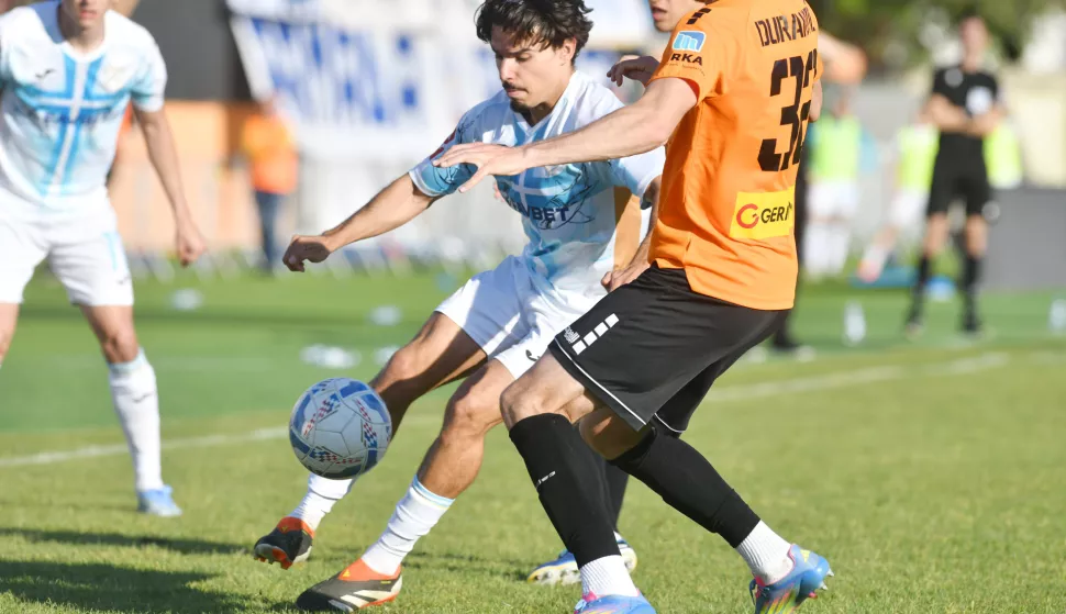 10.05.2025., stadion Subicevac, Sibenik - SuperSport HNL, 34. kolo, HNK Sibenik - HNK Rijeka. Nais Djouahra i Ognjen Bakic Photo: Hrvoje Jelavic/PIXSELL