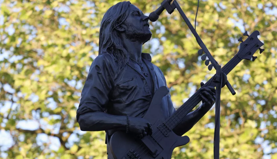 A statue by sculptor Andy Edwards of late Motorhead frontman Lemmy Kilmister, who passed away in 2015, is unveiled in his hometown of Burslem, near Stoke-on-Trent, Britain May 9, 2025. REUTERS/Temilade Adelaja Photo: TEMILADE ADELAJA/REUTERS