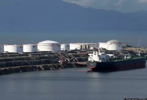 08.02.2021., Omisalj - Postrojenja JANAF-a na otoku Krku i brodovi koji iskrcavaju teret. Ilustracija. Photo: Goran Kovacic/PIXSELL