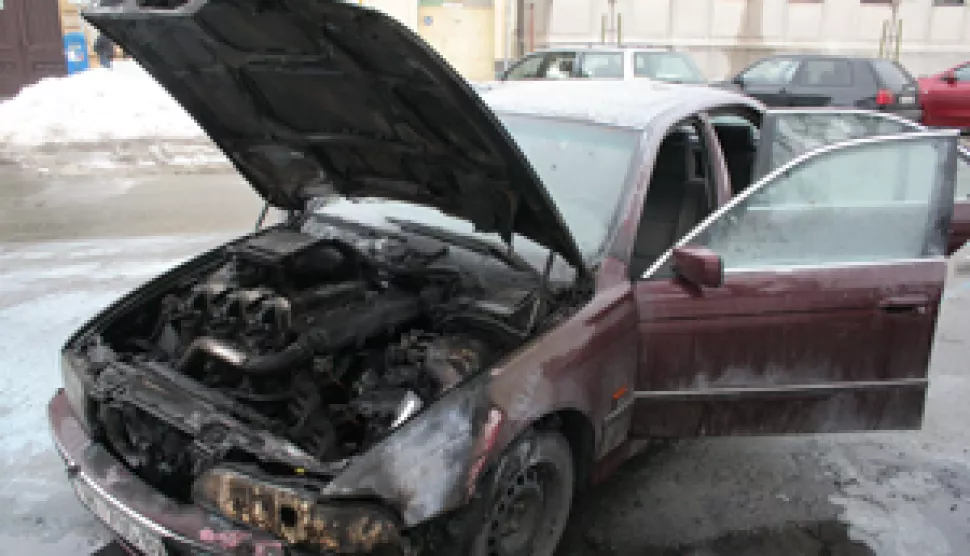 Izgorio automobil u Tompojevcima, požar automobila, ilustracija