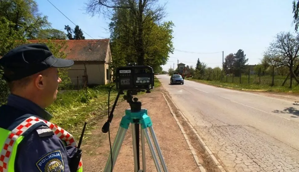 Ilustracija policijska kontrola