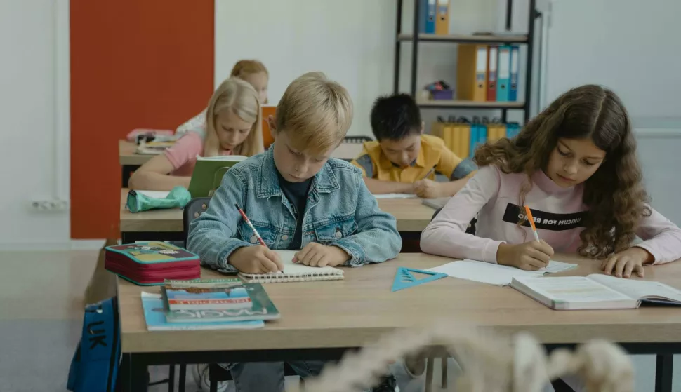 učenici osnovci razred