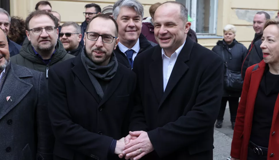 Zagreb, 01.03.2025 - Konferencija za novinare stranaka Možemo! i SDP čiji su predstavnici govoriti o zajedničkom izlasku na lokalne izbore za Gradsku skupštinu Grada Zagreba, kao i na izbore za vijeća gradskih četvrti i mjesnih odbora. Na slici Tomislav Tomašević, Siniša Hajdaš Dončić.foto HINA/ Damir SENČAR/ ds