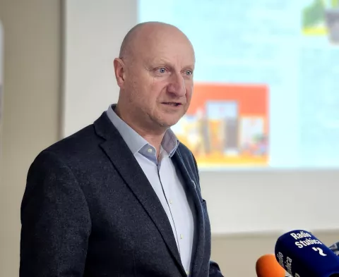 Donja Stubica, 08.01.2025. - Krapinsko-zagorska županija i dalje je lider kontinentalnog turizma, a prošla je turistička godina bila bolja od rekordne 2023., naglašeno je u srijedu u Termama Jezerčica u Donjoj Stubici, uz napomenu da je broj dolazaka gostiju bio 6,34 posto veći, a broj noćenja 6,77 posto veći nego godinu ranije. Na fotografiji župan i predsjednik Turističke zajednice KZŽ Željko Kolar.foto HINA/ Siniša KALAJDŽIJA/ ml