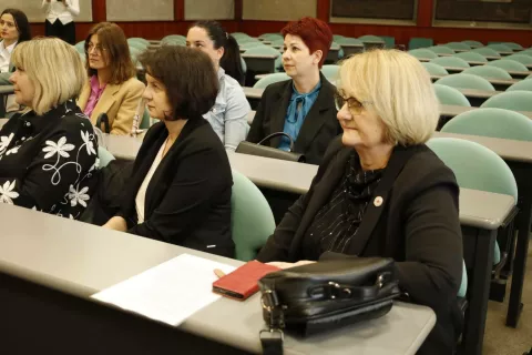 Povodom Međunarodnog dana medicinskih sestara i medicinskih tehničara, koji se diljem svijeta obilježava na današnji dan, dan rođenja Florence Nightingale – začetnice modernog sestrinstva, u Vinkovcima je u Županijskoj vijećnici održan svečani prijem Izvršnog odbora, Vijeća komore, delegata skupštine Podružnice Hrvatske komore medicinskih sestara te pomoćnike ravnatelja za sestrinstvo iz zdravstvenih ustanova županije.