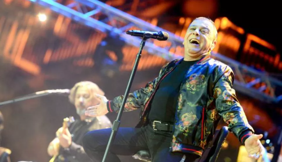 01.12.2017., Zagreb - Koncert Parnog valjka u prepunoj Areni. Photo: Marko Prpic/PIXSELL------MOZAIK, 3 stupca