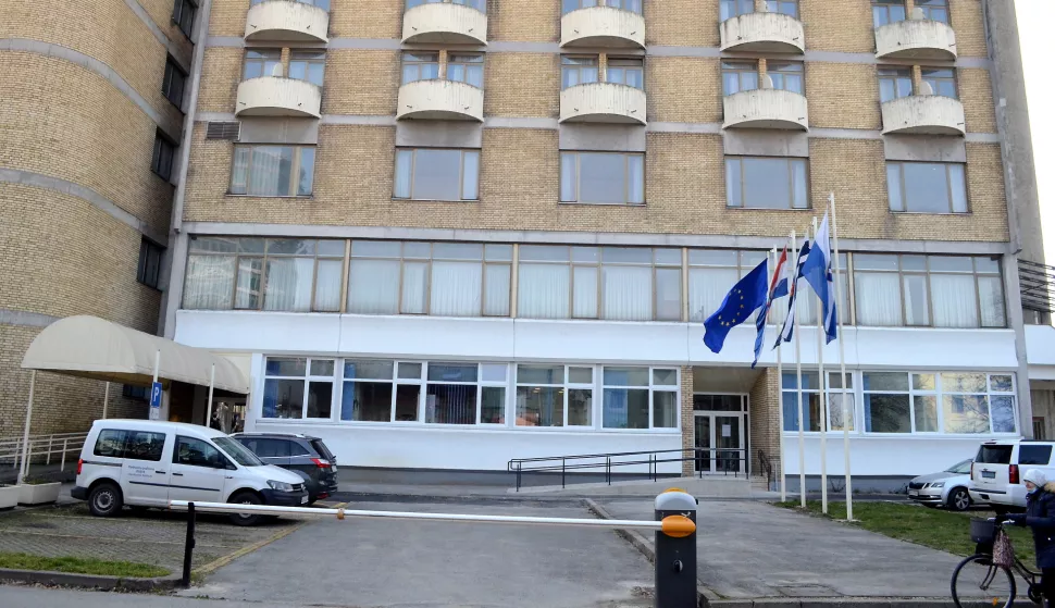 osijek, 4 oujka 2022, 11,00sati, hotel mursa, otvorenje obnovljenih prostora regionalnog centra za branitelje, branitelji, centar, novinar darko pejićsnimio zdenko pu&scaron;ić