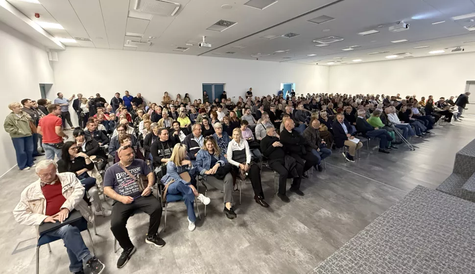 Osijek, 13. 05. 2025., IT Centar, Edukacija za građane, edukacija, Zakon o upravljanju zgradama, novi Zakon o upravljanju zgradama SNIMIO BRUNO JOBST