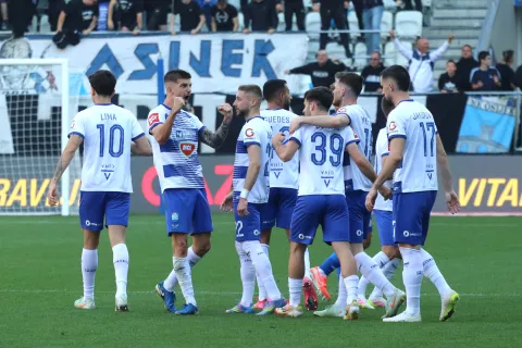 Osijek, 27. 04. 2025, Opus Arena, nogomet, SuperSport HNL24/25, Osijek - Hajduk. Slavlje nakon prvog gola.snimio GOJKO MITIĆ