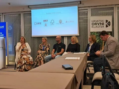 VINKOVCIDrvni klaster Vukovarsko-srijemske županije, Slavonski hrast, osnovan 2010. godine, sudjelovao je na 22. Drvno-tehnolo&scaron;koj konferenciji u Opatiji, jednom od najvažnijih godi&scaron;njih okupljanja stručnjaka i dionika iz sektora &scaron;umarstva i drvne industrije u regiji. Konferencija je okupila predstavnike industrije, institucija, znanosti i obrazovanja u svrhu zajedničkog oblikovanja održive budućnosti sektora.svibanj 2025.