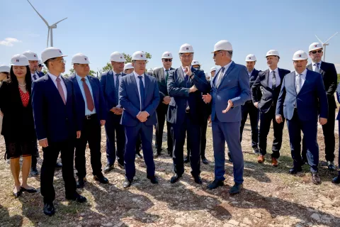 15.05.2025., Korlat - Obilazak radova na izgradnji suncane elektrane Korlat na kojem je nazocio predsjednik Vlade Republike Hrvatske Andrej Plenkovi?