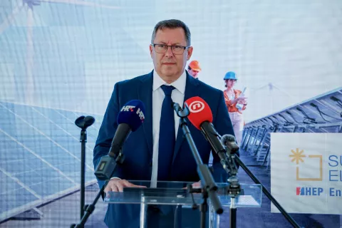Korlat - Obilazak radova na izgradnji suncane elektrane Korlat na kojem je nazocio predsjednik Vlade Republike Hrvatske, Vice Oršulić HEP