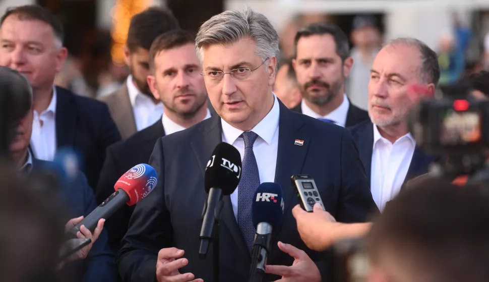 Split, 15.05.2025. - Predsjednik Vlade i HDZ-a Andrej Plenković u Splitu s kandidatima HDZ-a na predstojećim lokalnim izborima. Na slici Andrej Plenković. Foto HINA/ Mario STRMOTIĆ/ MS
