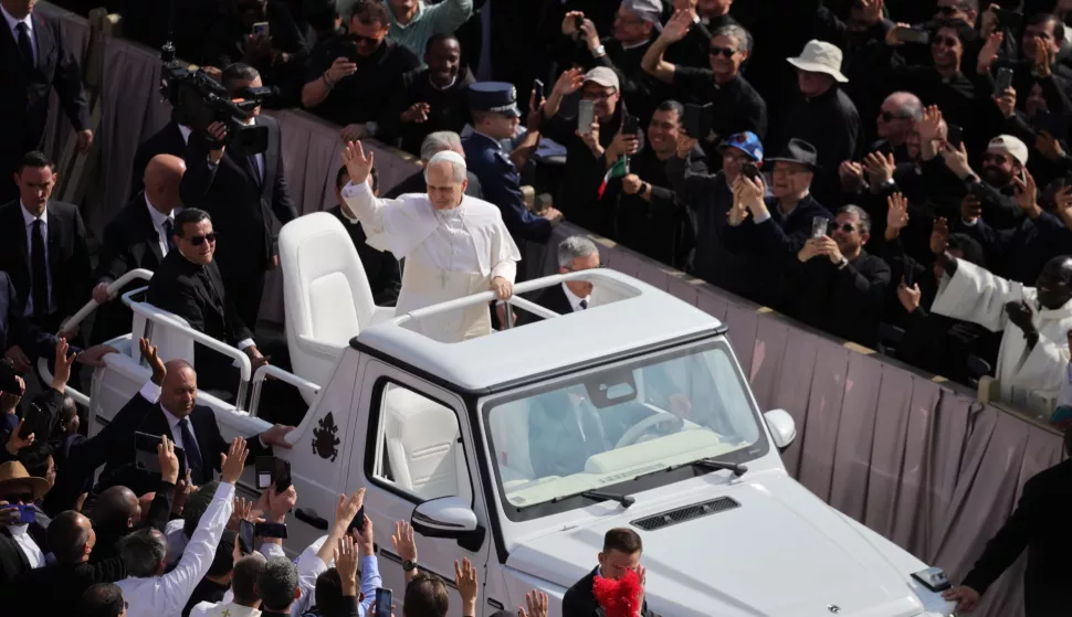 epa12111721 Pope Leo XIV arrives in the popemobile in St. Peter's Square, Vatican City, 18 May 2025. EPA/MASSIMO PERCOSSI