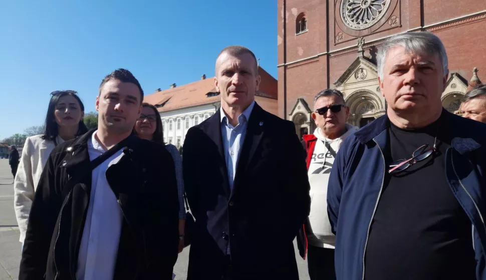 Željko Radoš kandidat je Domovinskog pokreta za gradonačelnika Đakova, kandidat za zamjenika Josip Huđek. U Gradskom vijeću očekuju, kaže Željko Vuković, nositelj gradske liste, 3-5 vijećničkih mandata