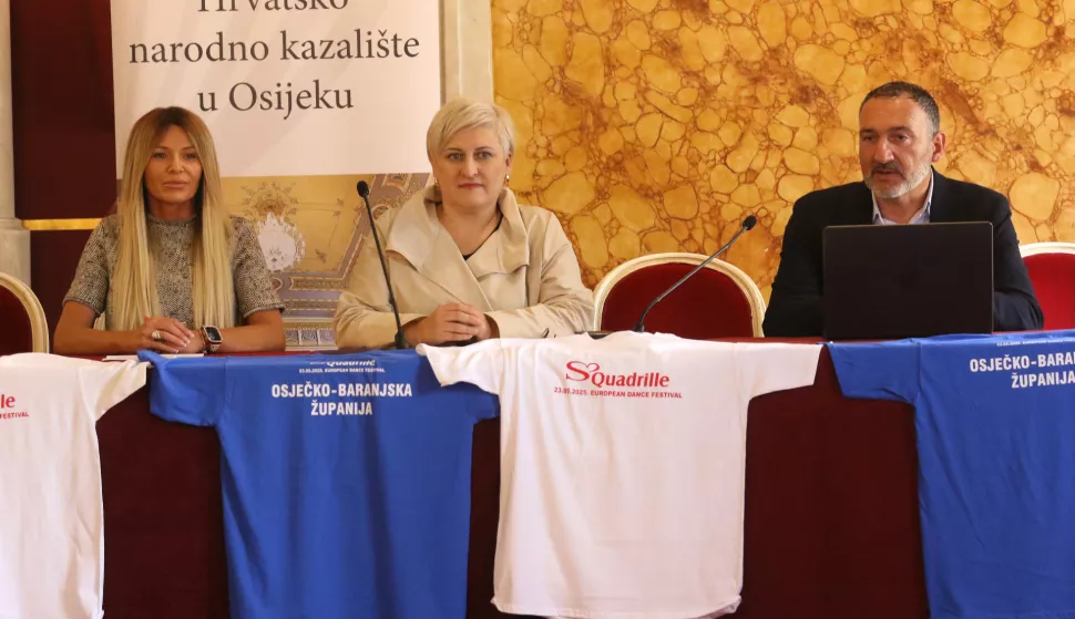 Osijek, 21. 05. 2025, Svečani foyer HNK, održana press konferencija o programu izpraćaja maturanata i 19. Quadrille po redu. Sanela Mihalj, zamjenica pročelnika za društvene djelatnosti Grada, Miranda Glavaš i Domagoj Jukić.snimio GOJKO MITIĆ
