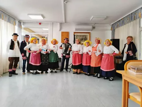 Folkloraši u posjeti Domu umirovljenika