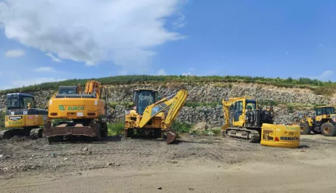 Uklanjanje azbestnog brda na Petrovačkoj doli kako bi se nastavila pretraga terena