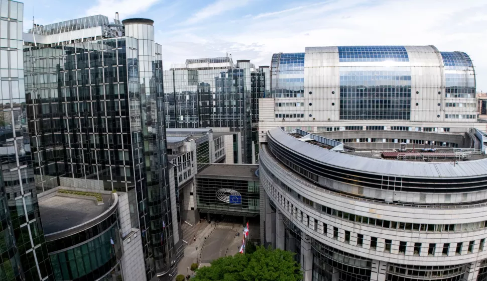 epa12122581 A picture taken with a drone shows the European Parliament building, in Brussels, Belgium, 21 May 2025. The European Parliament's plenary session in Brussels will run from 21 to 22 May 2025. EPA/OLIVIER HOSLET