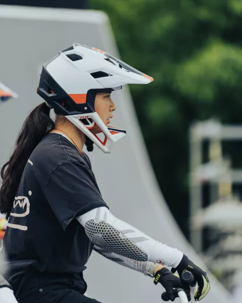Prije 15 godina prvi je put stigao u Osijek i to upravo na Pannonian Challenge - rekli su mu daje Osijek blizu Zrća, a kada je došao shvatio je da su ga zeznuli jer oko njega je bila samoravnica. Nije se naljutio na zezanciju jer se u tu ravnicu vrlo brzo i zaljubio.