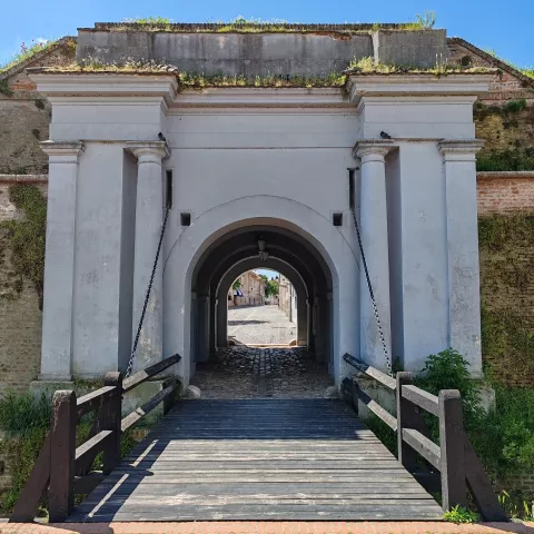 Vodena vrataGrgur VremeplovacOsijek 25. svibnja 2025.Snimio: Grgur Marko Ivanković