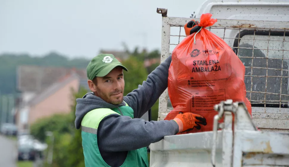 Priklupljanje staklene ambalaže u Đakovu