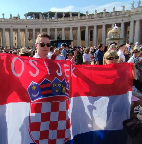 Jan Štajfer zapjevao papi Lavu IX u Vatikanu