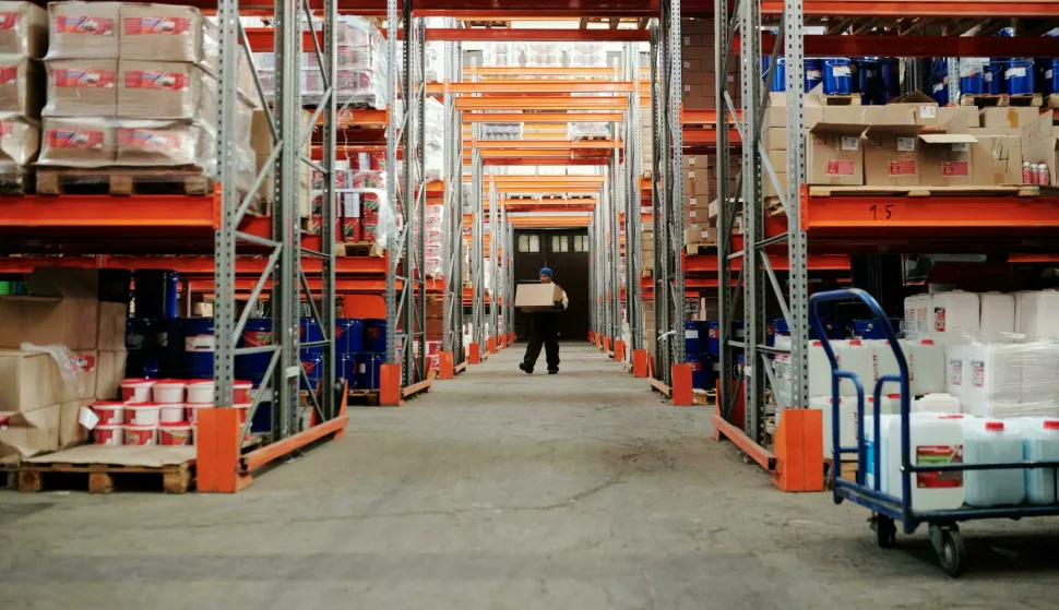 skladište pogon radnici industrija 