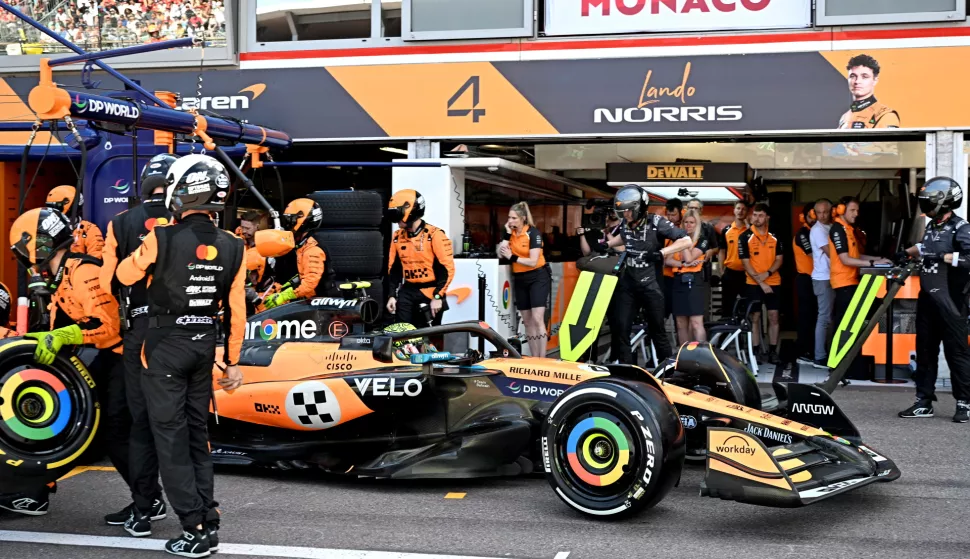 epa12133834 McLaren driver Lando Norris of Britain has a stop at the pits during the Formula One Grand Prix of Monaco at the Circuit de Monaco in Monte Carlo, Monaco, 25 May 2025. EPA/GABRIEL BOUYS/POOL
